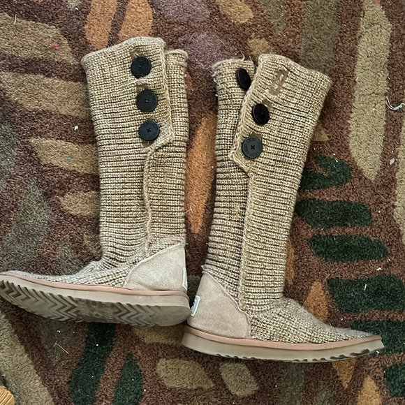 Ugg Cardy Boots Womens Size 6 Tan Brown Tall Three Button Ribbed - Picture 7 of 9
